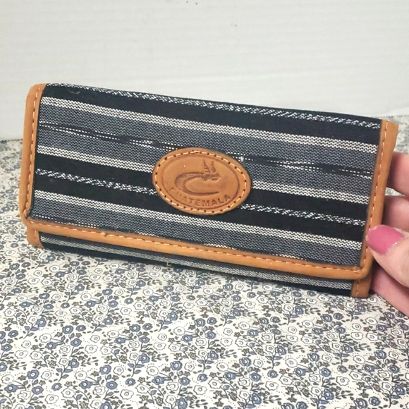 Guatemala fabric tri fold wallet - Picture 1 of 8